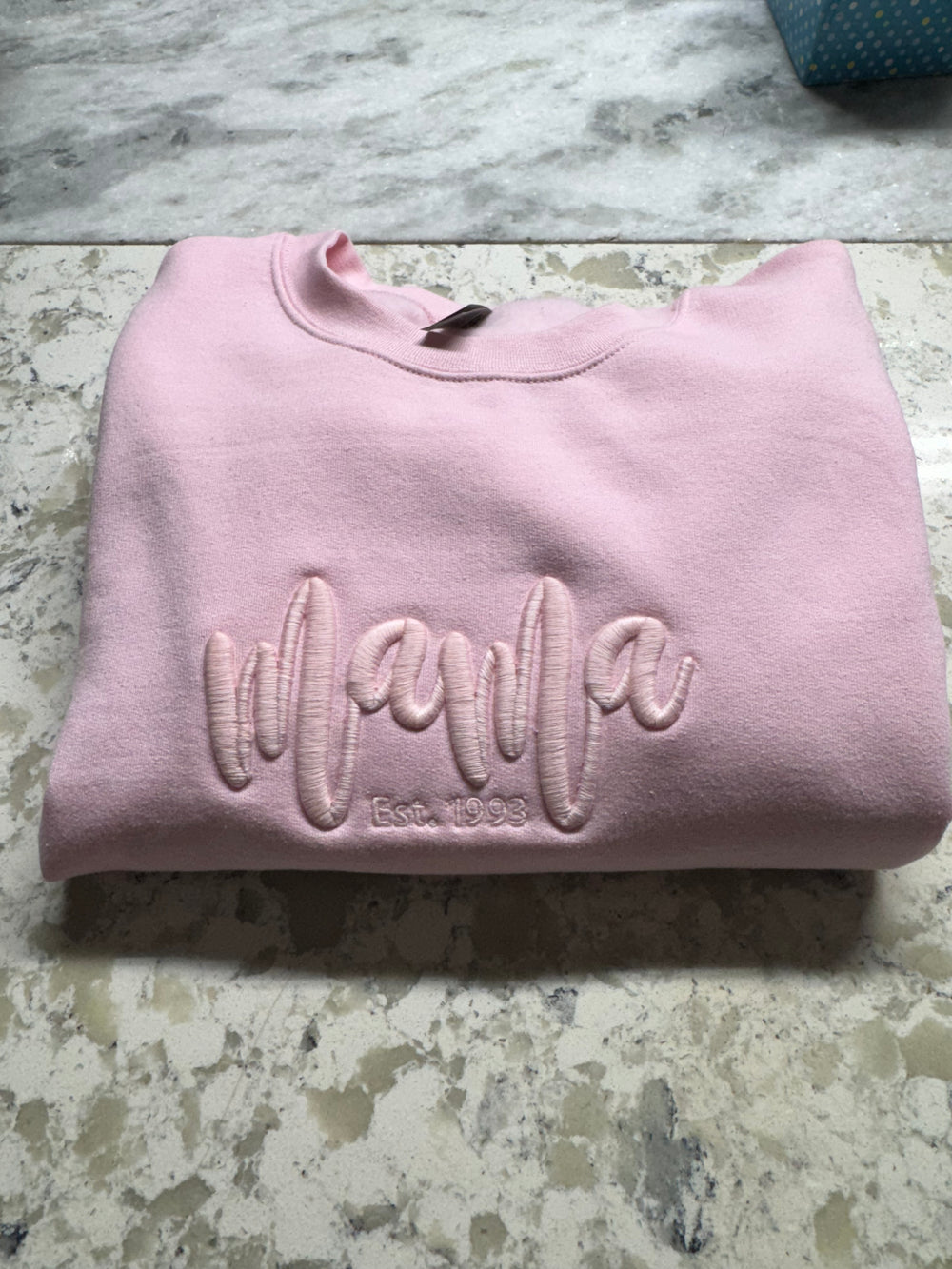 Mama Est: Puff - Crewneck Embroidery